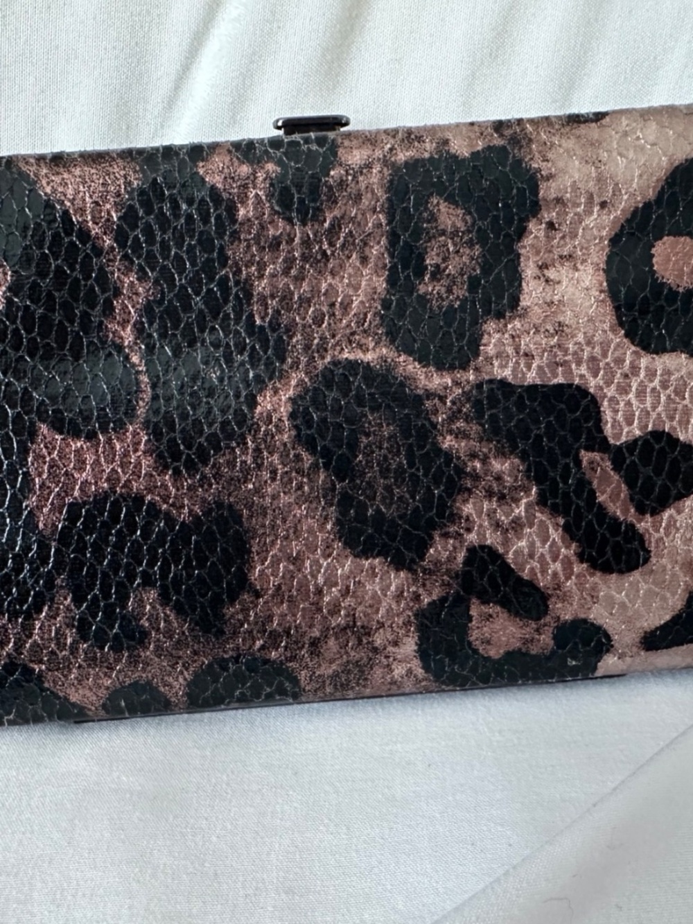 Metallic Leopard-Print Hard-Frame Wallet - Picture 2 of 6